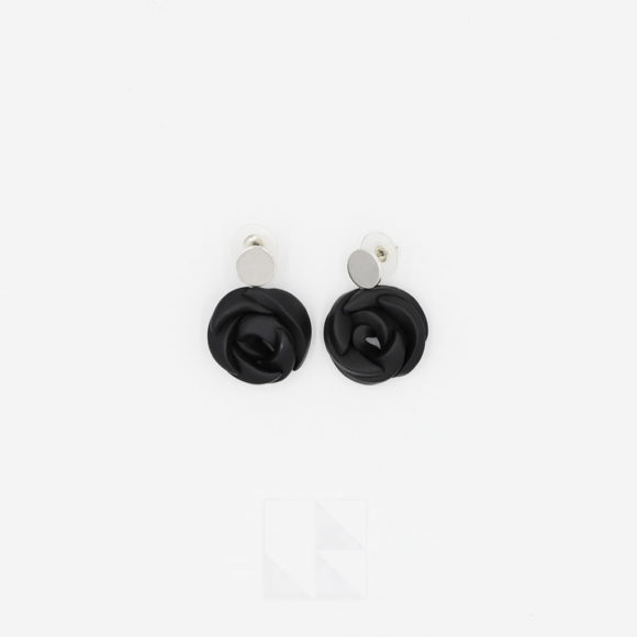 Floral Noir Earrings 01